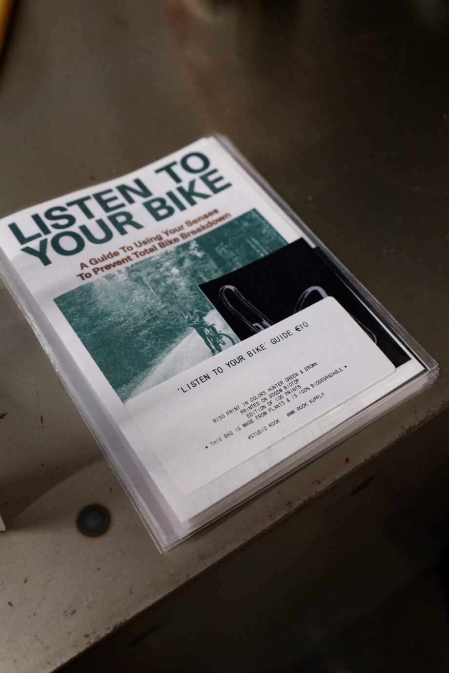 'Listen to your Bike' riso printed guide